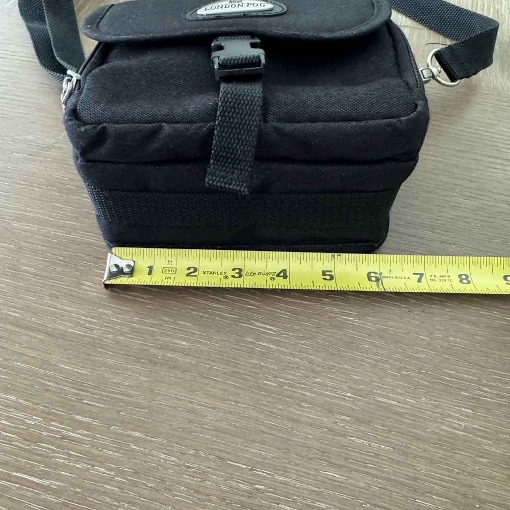 London Fog Black Camera Bag Sleek - Picture 7 of 8